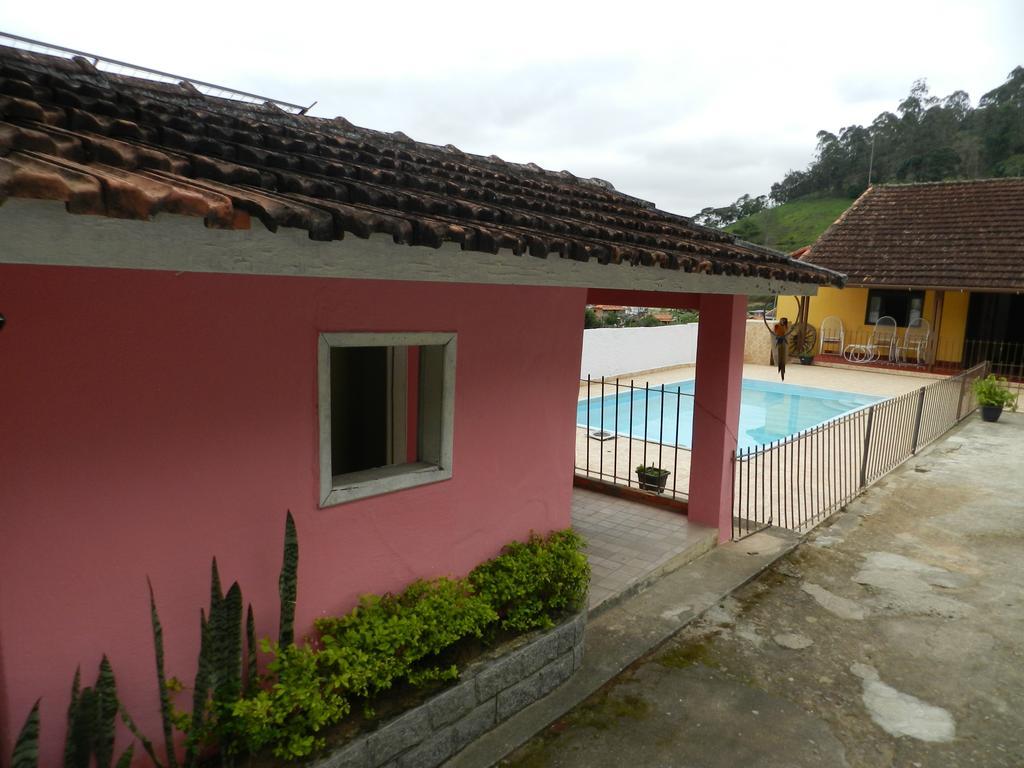 Pousada Hospedaria Santa Clara Santa Rita de Jacutinga Exterior photo